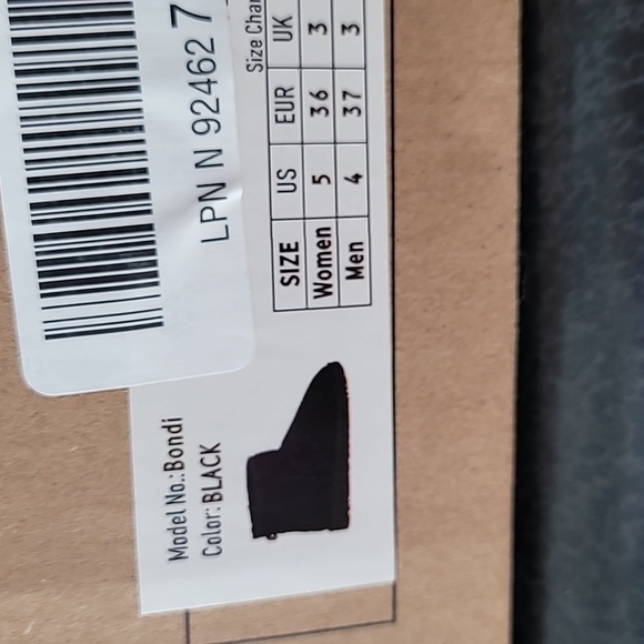 AUS Wooli black mid calf boots - Picture 5 of 5